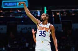 开元官网包含费耶诺德迎NBA总决赛关键赛；加时末段强势反弹；气氛紧张；控场能力受关注的词条