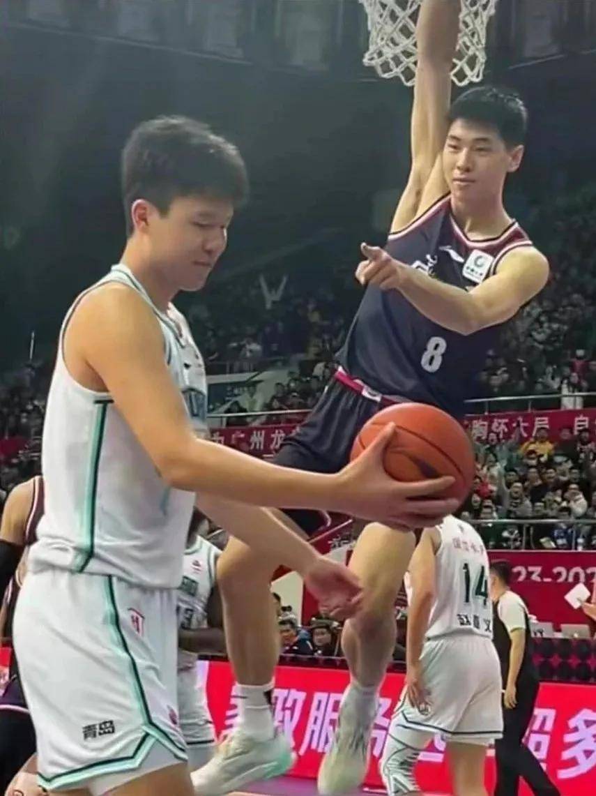 欧联今晨再迎强敌，广州队篮板制胜，主帅态度：更衣室稳定，资深球员宣示担当的简单介绍