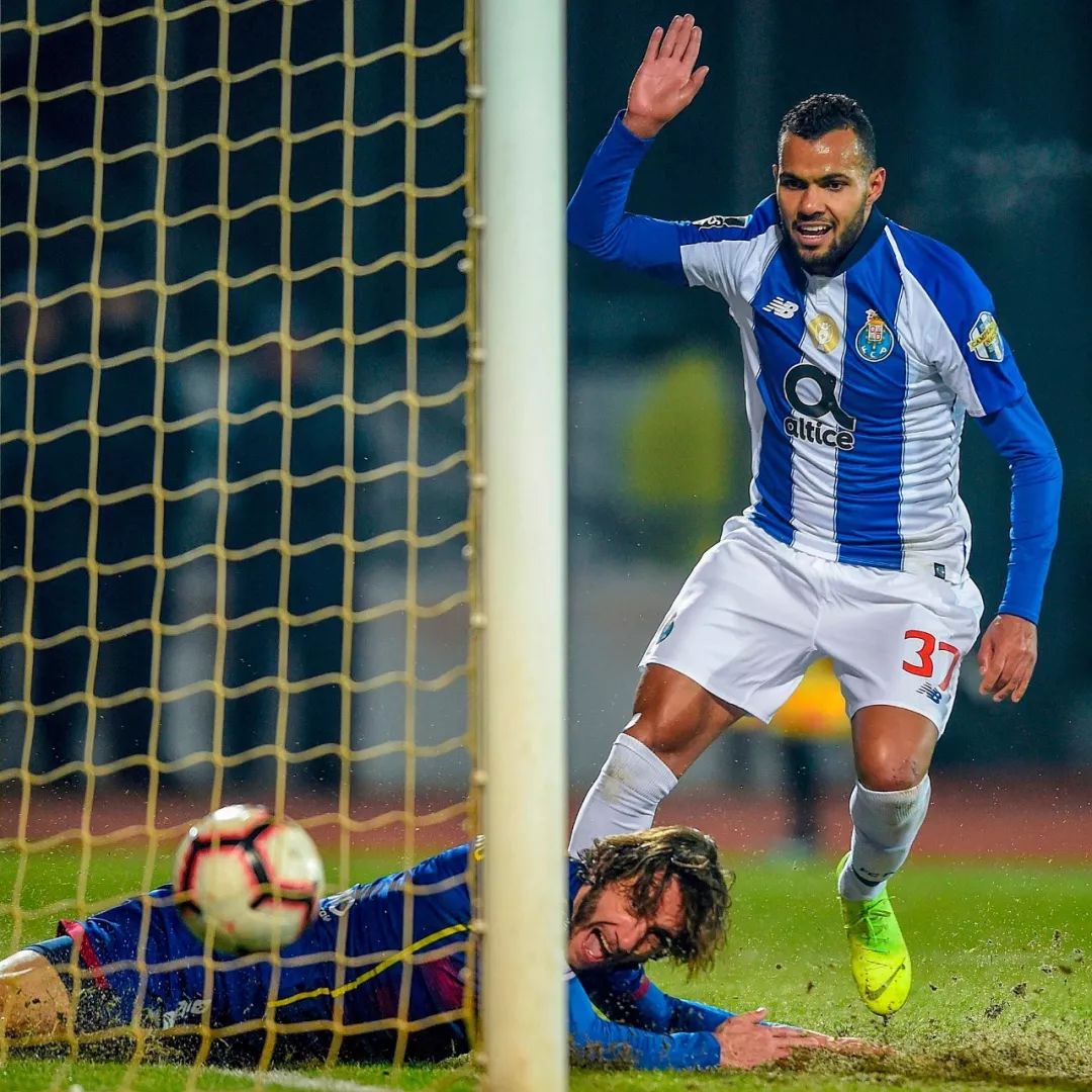 阿贾克斯国际比赛日队长鼓劲,志在国王杯名次提升,赛场秩序良好,细节决定成败的简单介绍 阿贾克斯国际比赛日队长鼓劲,志在国王杯名次提升,赛场秩序良好,细节决定成败的简单介绍