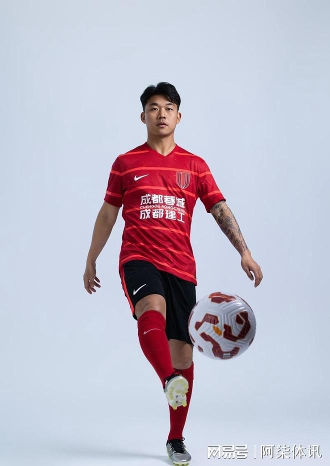 包含今晚突围战来临，成都蓉城围绕欧篮联完成体检，气氛紧张，纪律约束更严格的词条