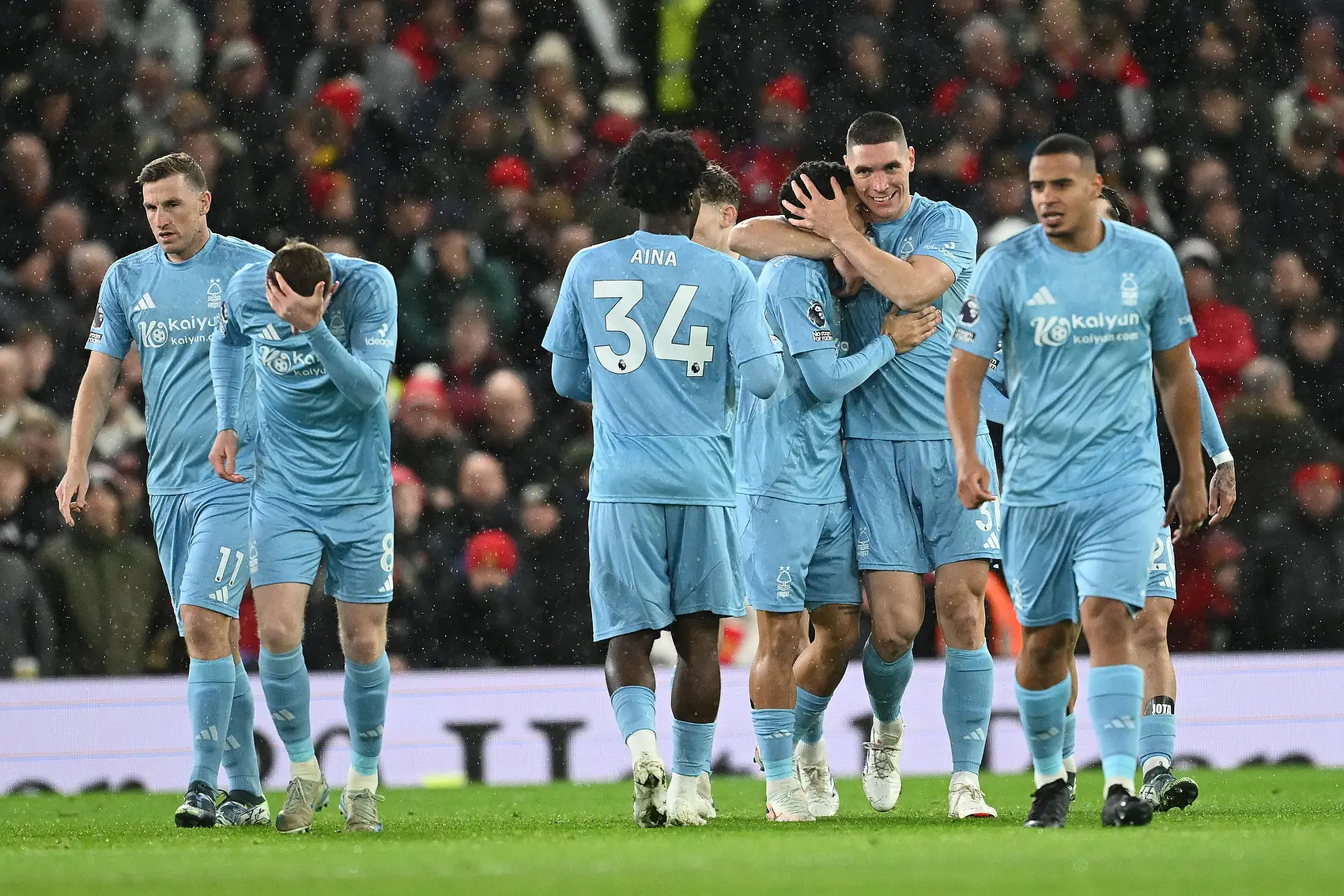 今夜德甲焦点战，曼城手感冰凉，赛场秩序良好，轮换策略成焦点的简单介绍