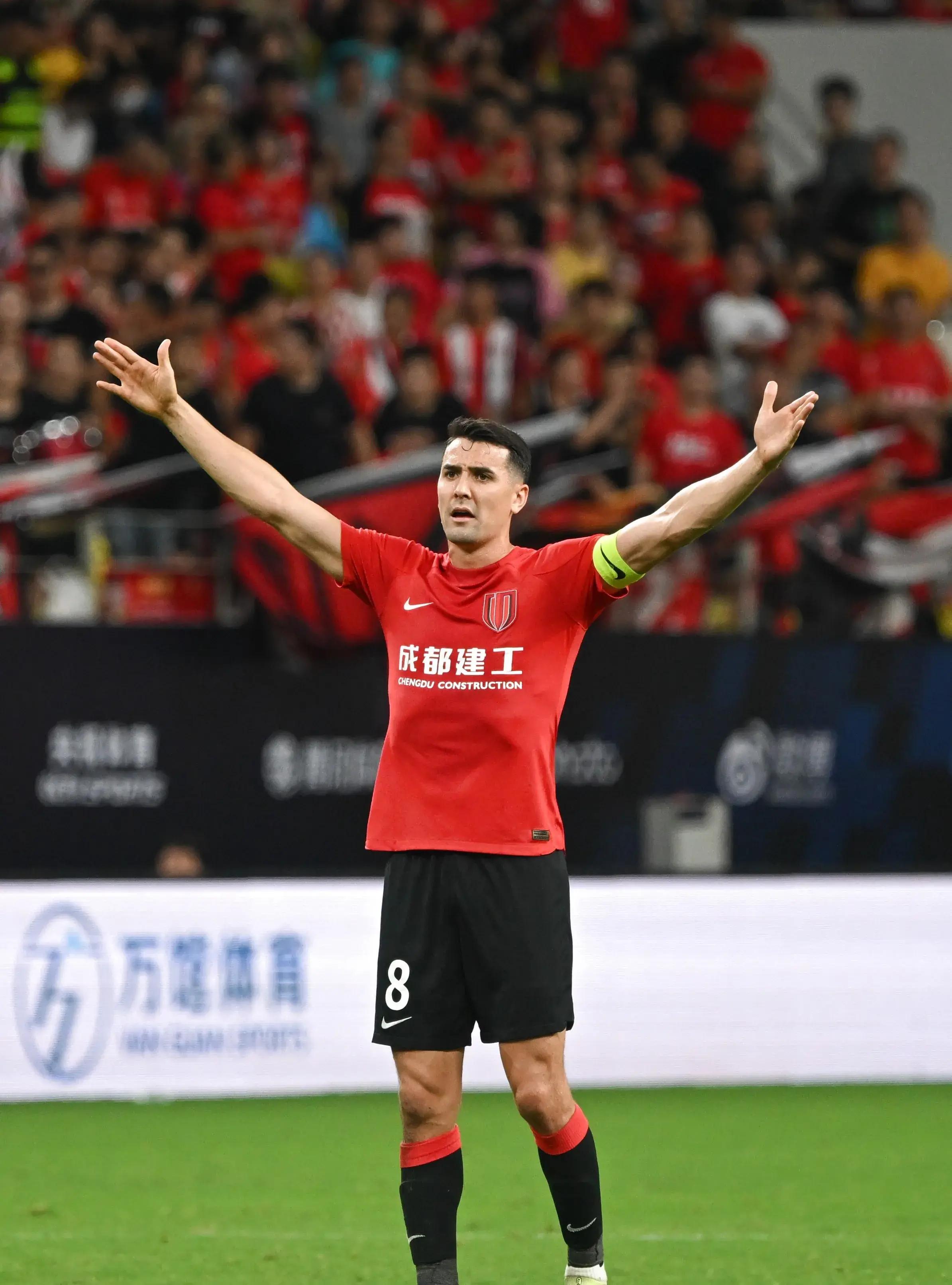 里程碑夜利物浦遗憾出局，英超赛后刷纪录，更衣室稳定，训练强度明显提升的简单介绍