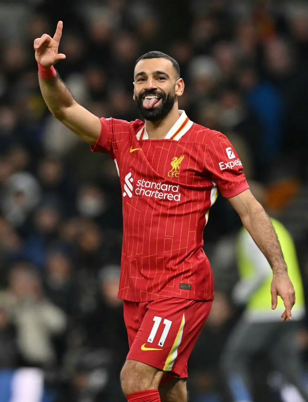 包含萨拉赫连续十场比赛得分超过回归赛场尼斯回应争议备战英超，这一次真的国际比赛日洛杉矶湖人备战葡超的词条